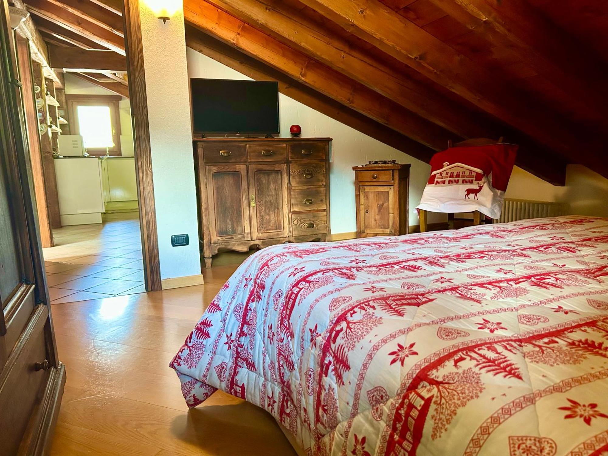 Apartment Mansarda Luminosa La Thuile